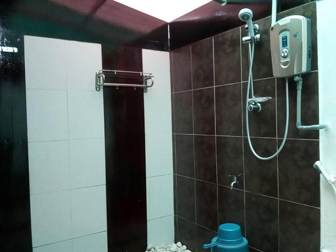 J Residence Kampong Kundassan Pokoj fotografie